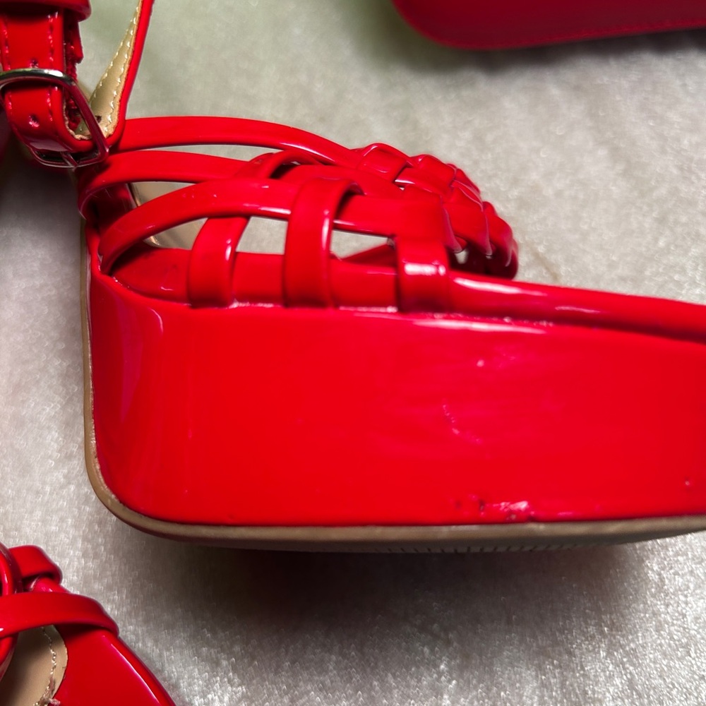 Red Women's Heels and bag - Picture 4 of 5